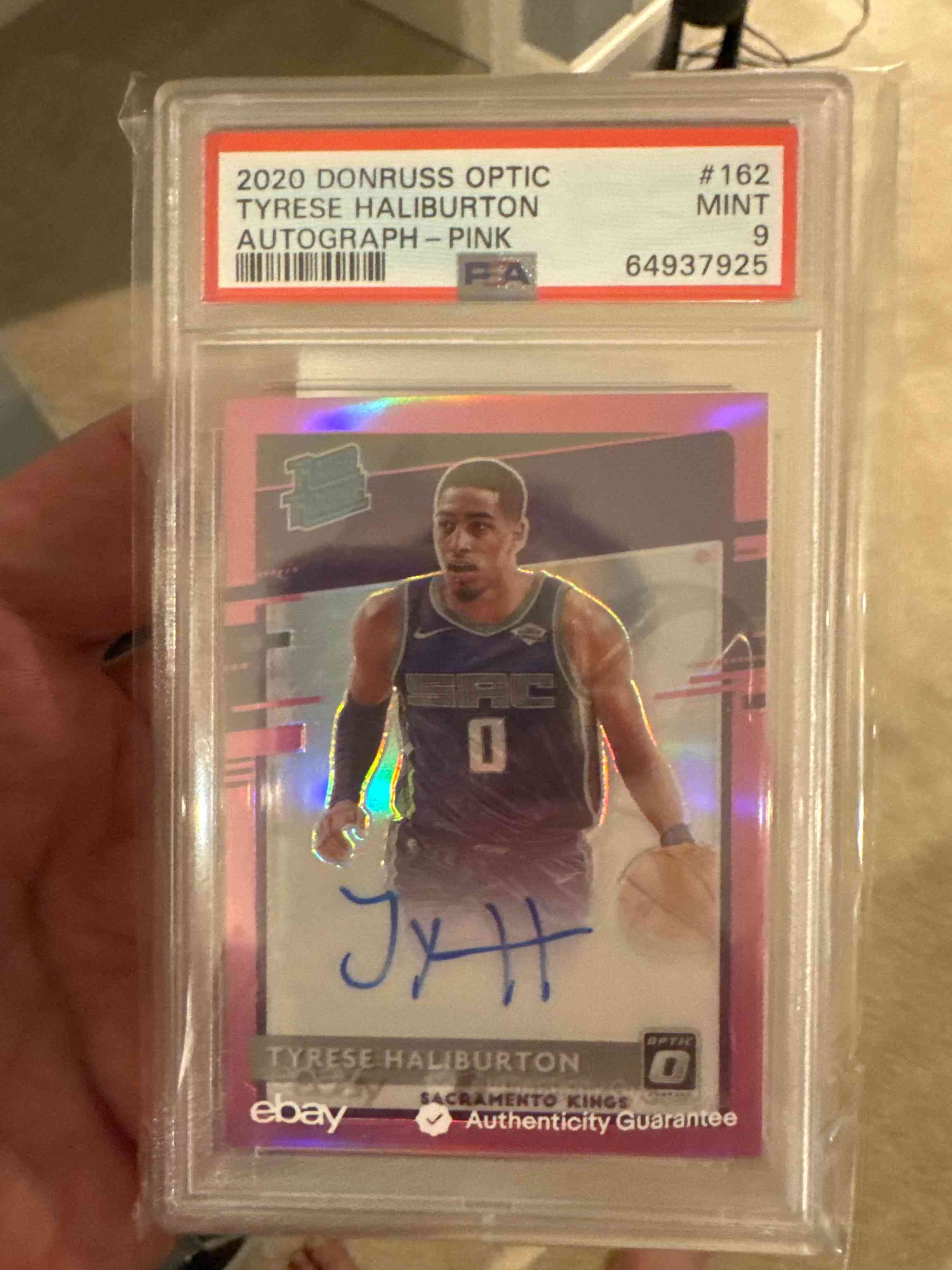 Image for 2020 optic pink tyrese haliburton auto #162