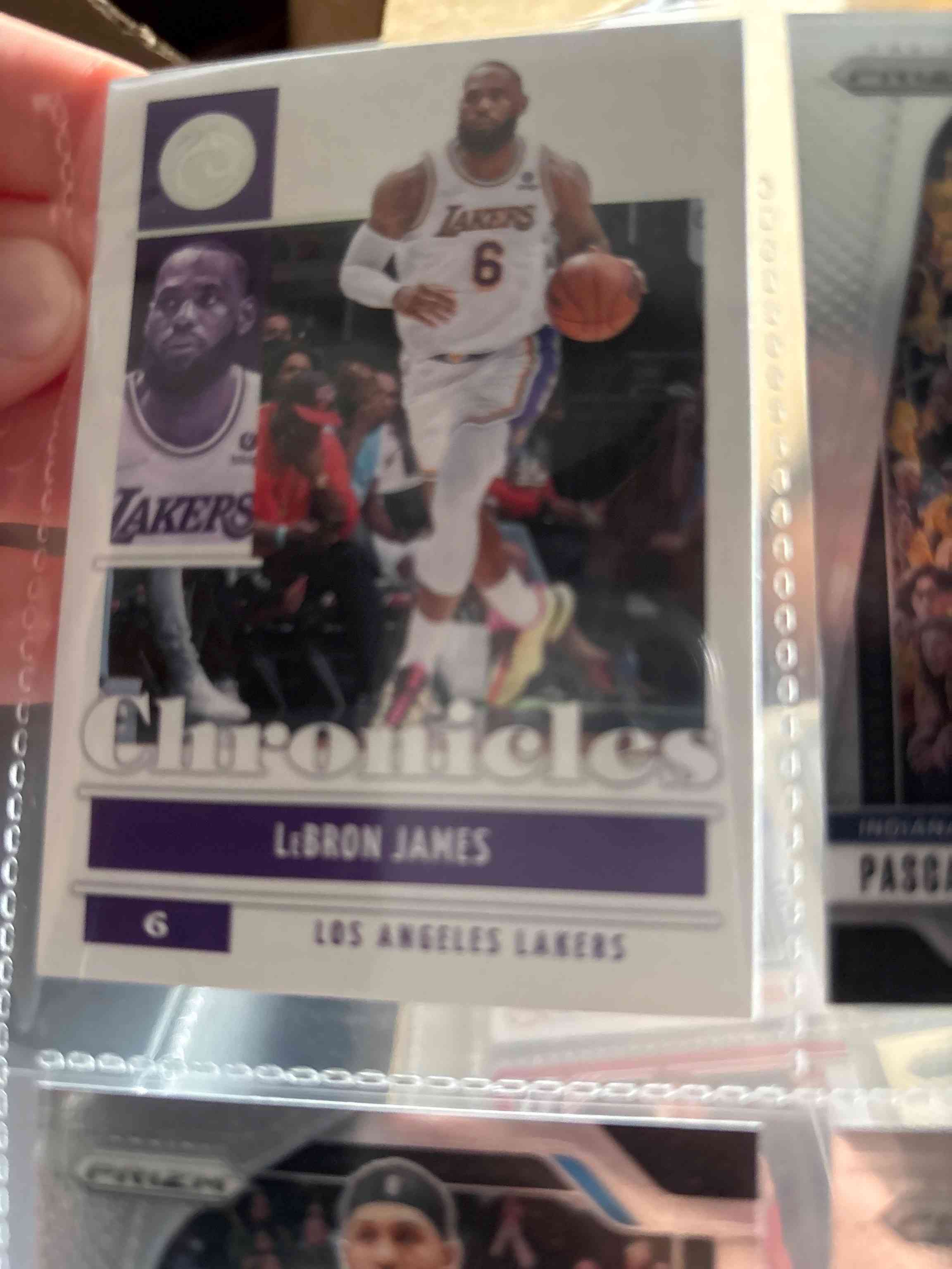 Image for 2021-22 panini chronicles - lebron james - base, no. 4 - la lakers